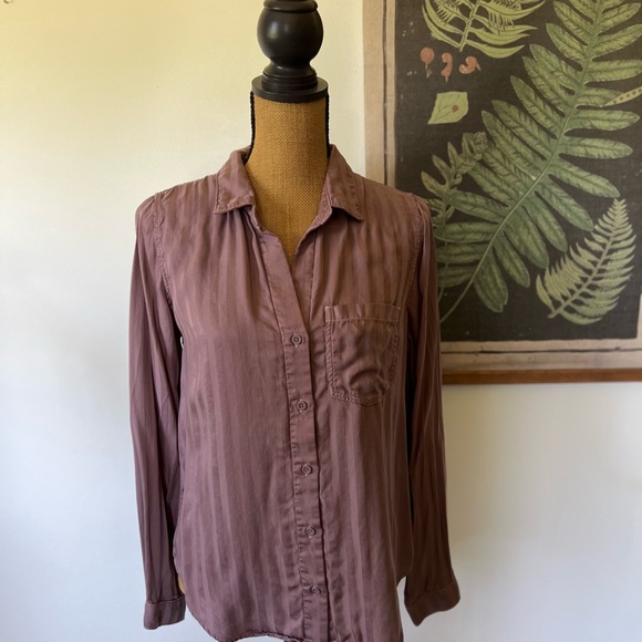 Cloth & Stone Purple Button up Anthropology - Picture 14 of 15